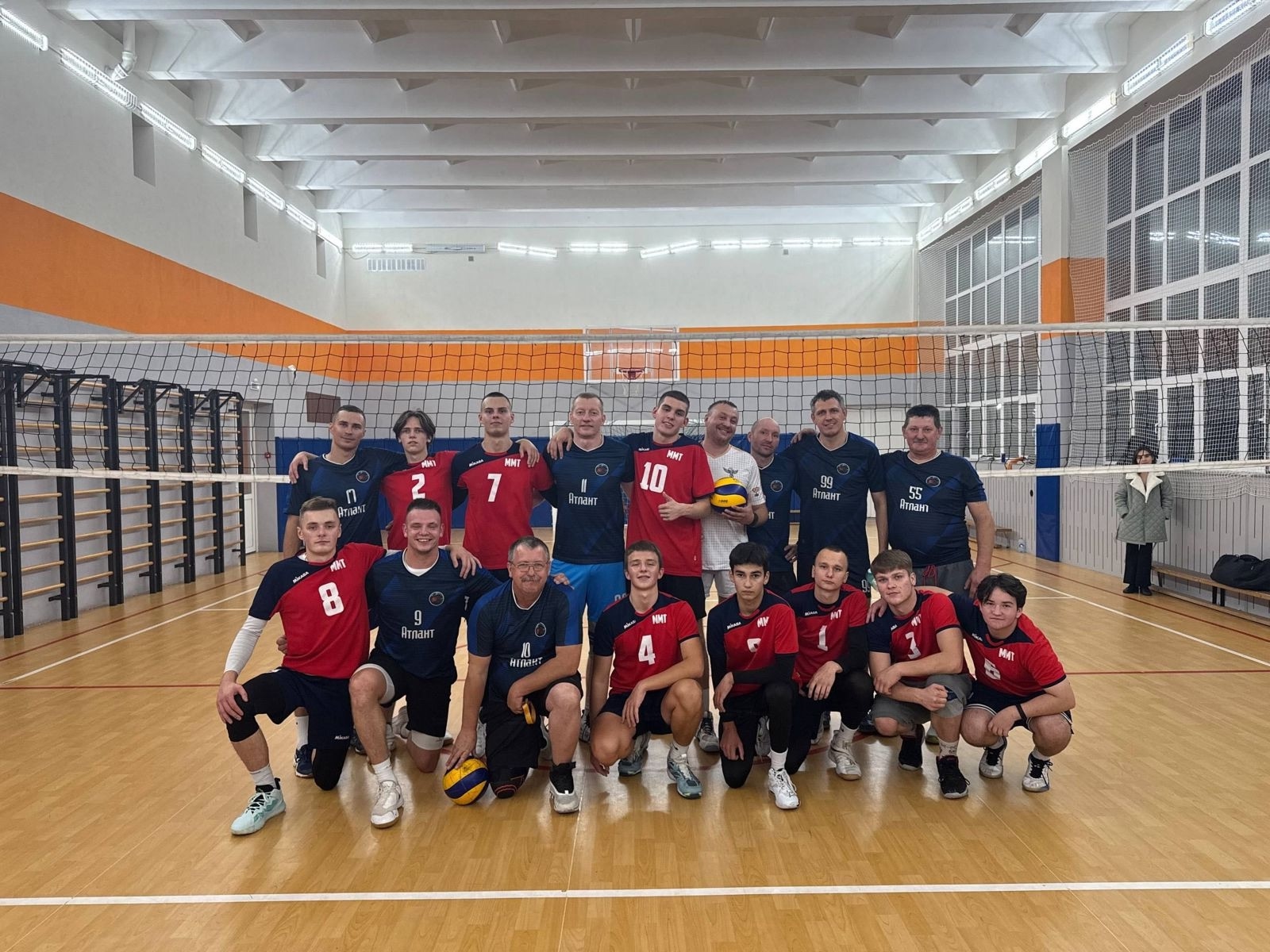 Товарищеская встреча по волейболу между мужской сборной техникума и команды «Атлант»