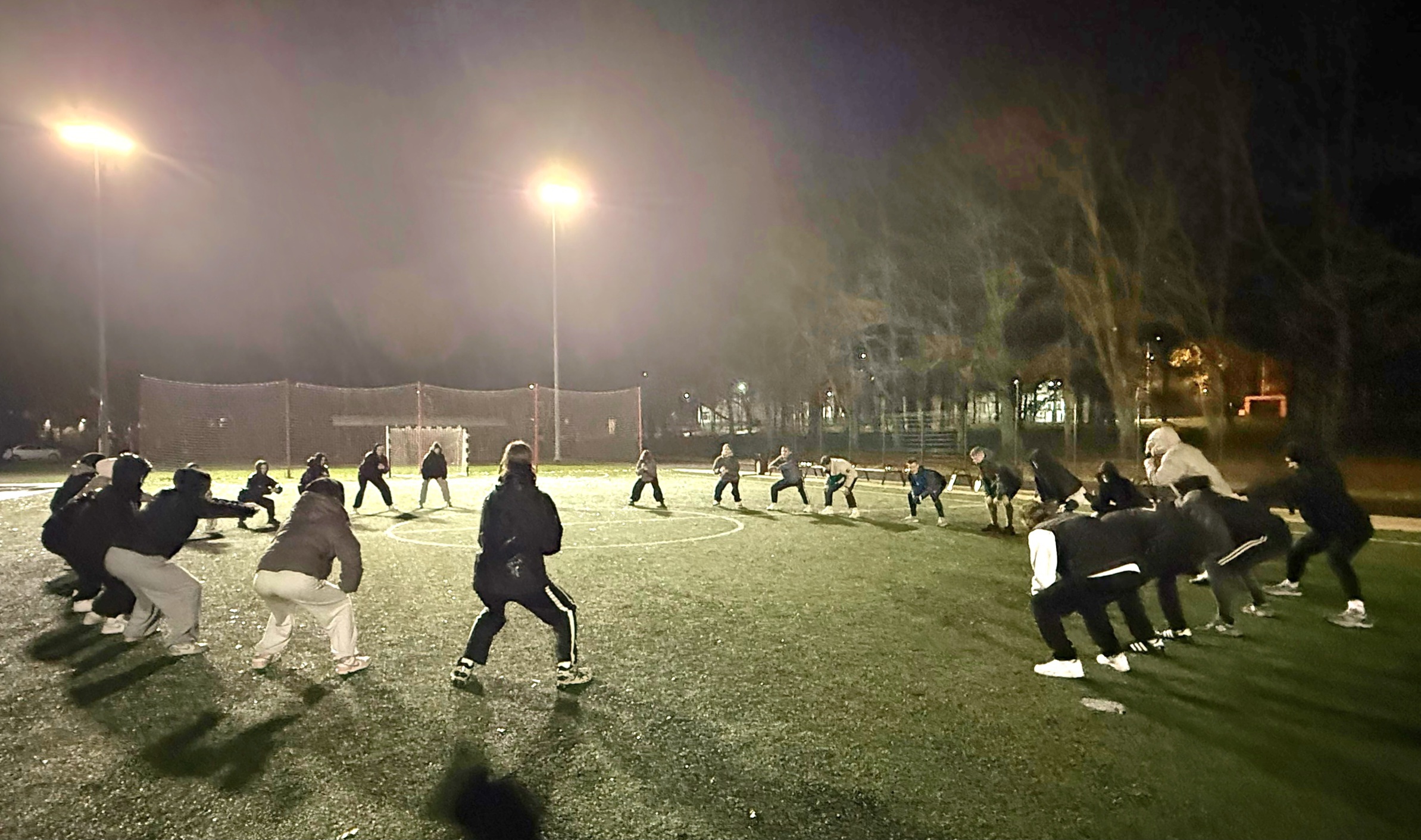 Что нам  снег, что нам зной, что нам дождик проливной — мы всегда в строю! 